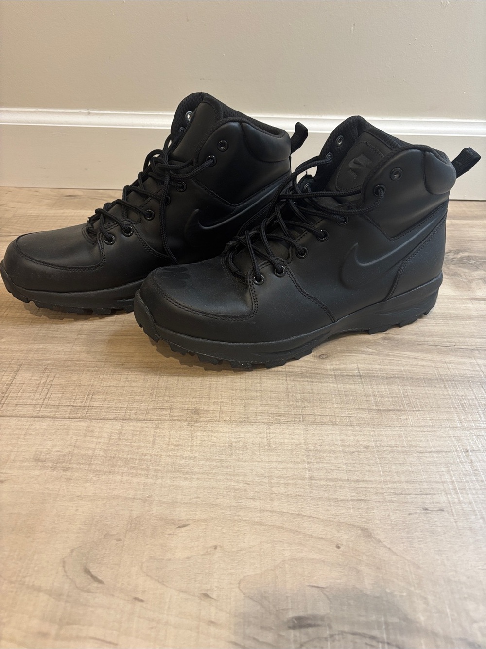 Nike Men's Black All-Weather Ankle Boots -11.5